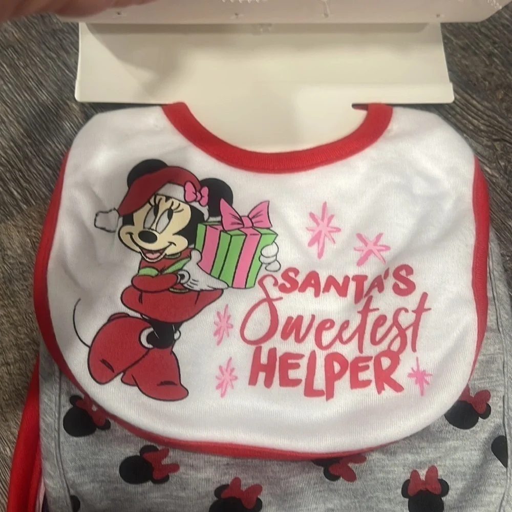 2 baby bibs set